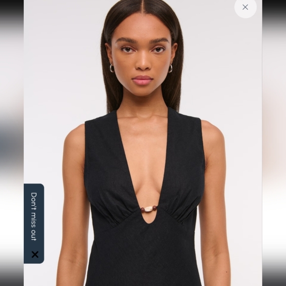 Abercrombie and Fitch Beaded Plunge Linen-Blend Maxi Dress - Picture 2 of 5